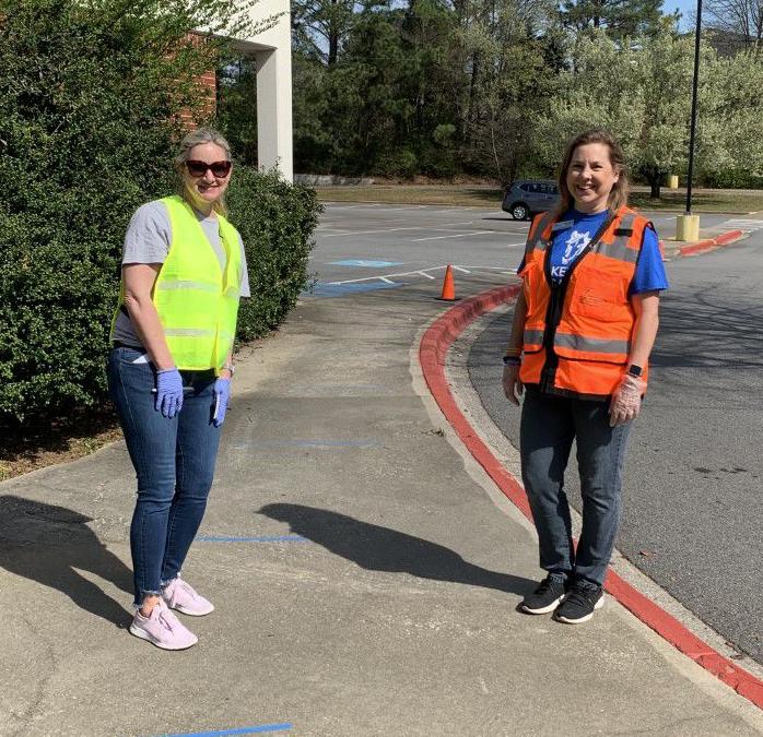 Katha Stuart at Mimosa ES meal pick up.jpg
